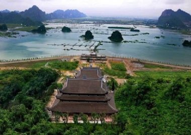 Visite un site spirituel incontournable - Tam Chuc