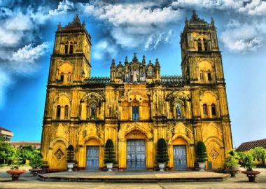 Visite le jardin Ave Maria  à Nam Dinh pour sejour au Vietnam