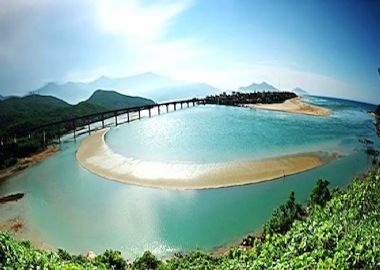 La baie de Lang Cô,  province centrale de Thua Thiên-Huê